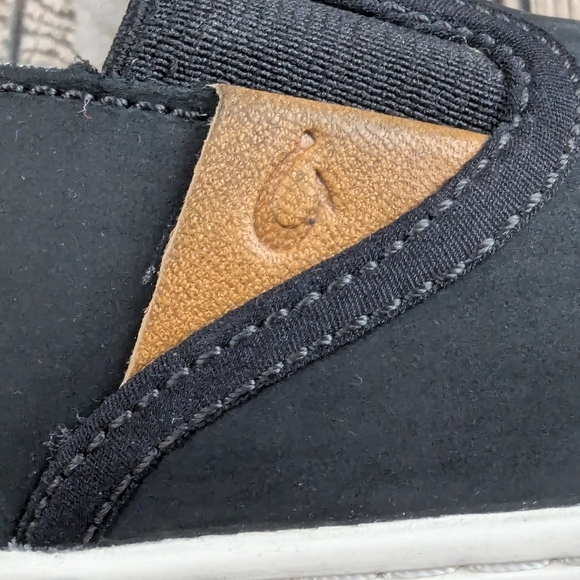 OluKai Pehuea Heu Size 8 Black Leather Sheep Fur Inner Lining - Picture 6 of 10